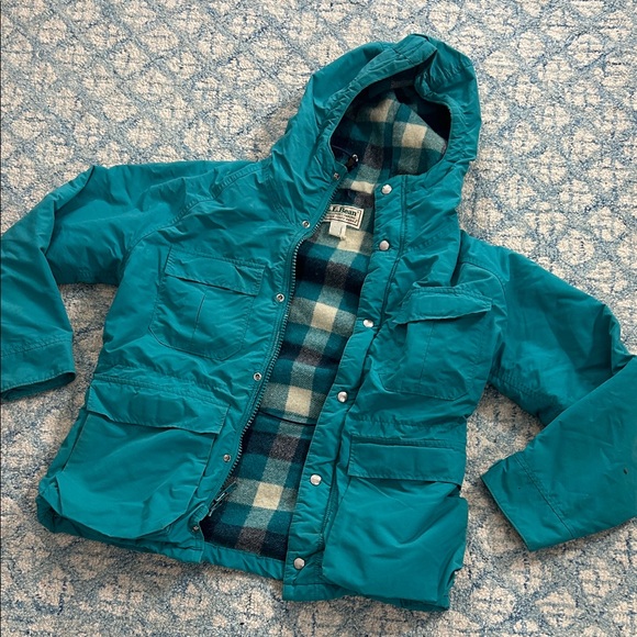 L.L. Bean Jackets & Blazers - L.L. Bean vintage teal flannel lined multi pocket coat jacket medium